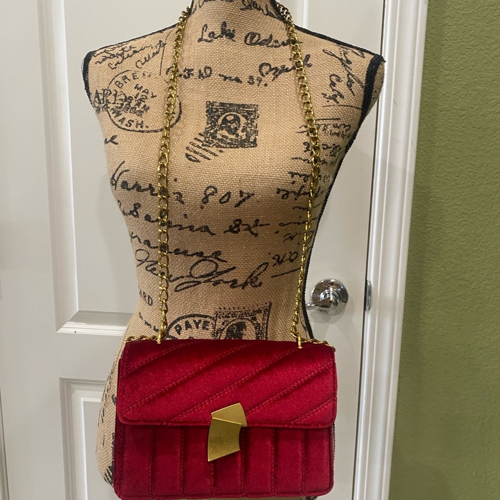 Elegant Red Velvet Chain Bag